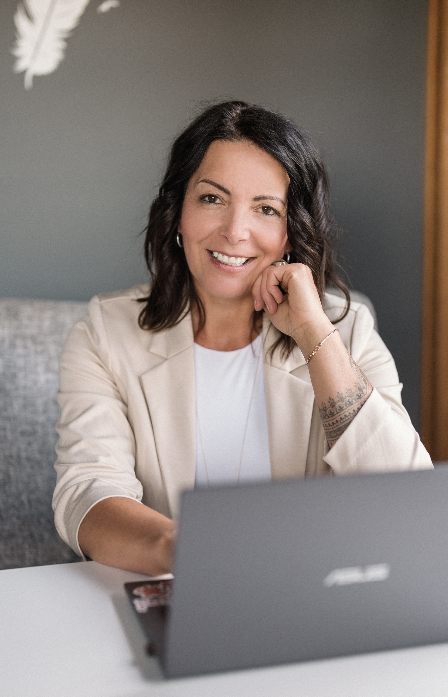 Corina 900 X 1400 Px